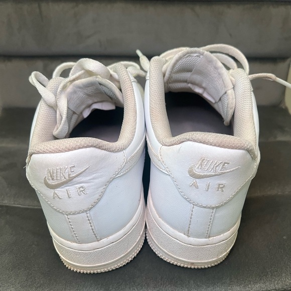 Nike Air Force 1 Men's White Sneakers Size 8.5 - Picture 4 of 5